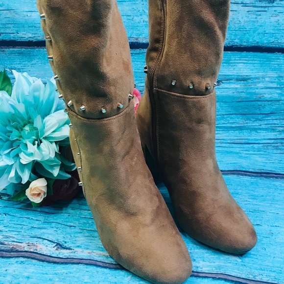 Bella Marie Kaylee Studded Suede Boots SEXY! - Picture 2 of 8